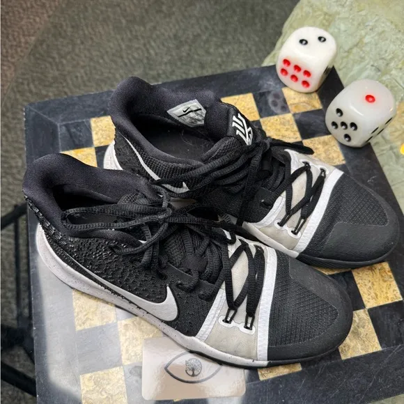 ♻️ Nike Kyrie 3 Tuxedo Basketball Shoes