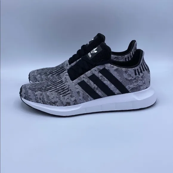 12M - [NEW] adidas Swift Run Men's Shoes Black EE4442