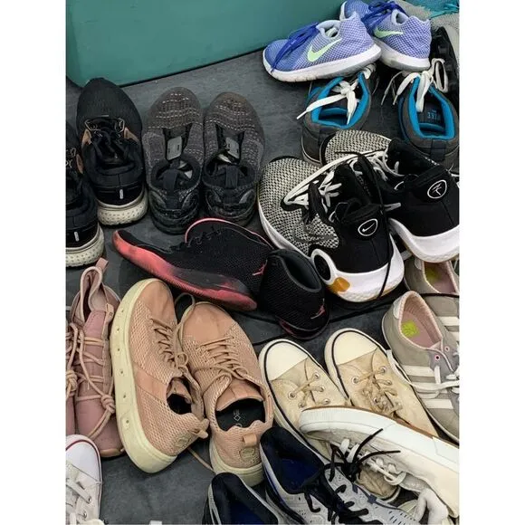 12 Pair Nike Adidas Vans Puma Brooks Gently Used Sneakers Wholesale Mixed Bundle