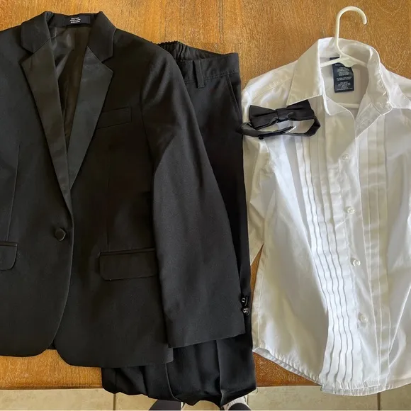 4-Piece Tuxedo Suit, Shirt &amp; Bowtie, Toddler and Little Boys
