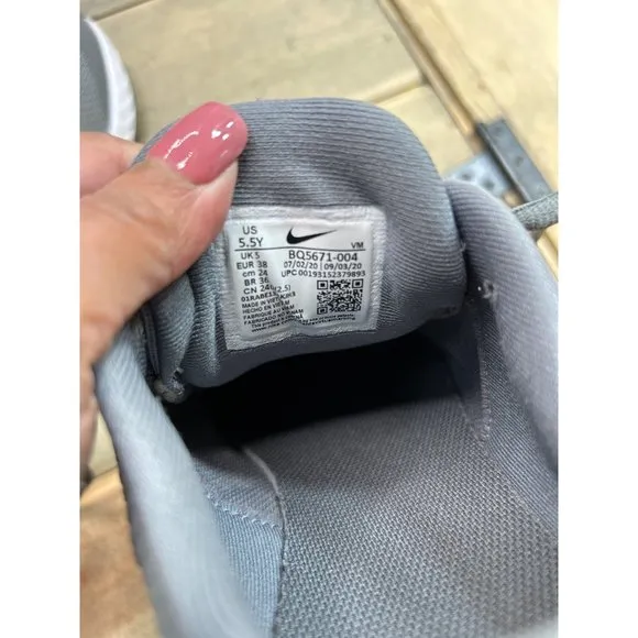 5.5Y Nike Revolution 5 Gray Youth Athletic Sneakers Shoes BQ5671-004 EU38