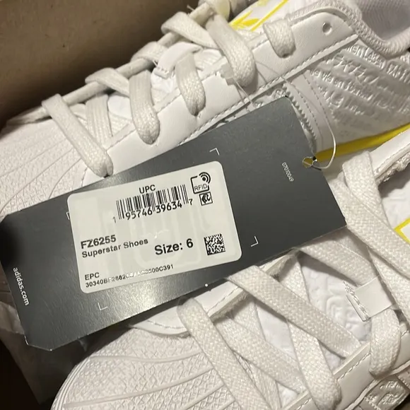 Adidas Superstar 3  Stripe Life ‘Cloud White/Beam Yellow’ Grade School Size 6