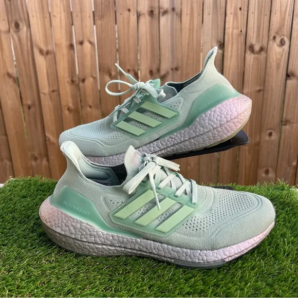 Adidas Ultraboost 21 Primeblue FY0408 Sage Green Women’s Size 10.5. Men’s size 9