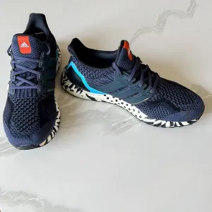 Adidas UltraBoost 5.0 DNA Multi Pattern Shadow Navy Sneakers GY0325 Mens Sz 9