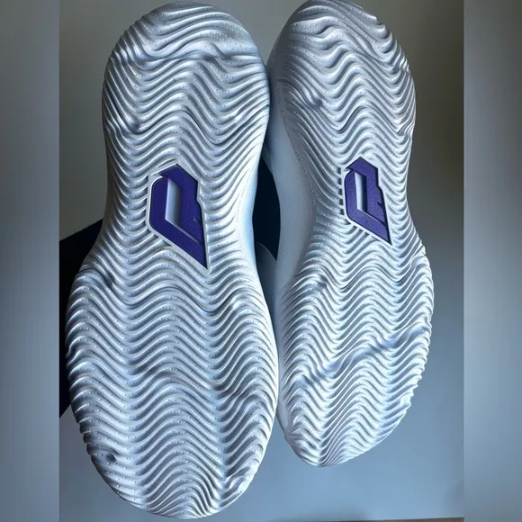 Adidas Unisex-Adult Dame Certified Basketball Shoe White Black Purple M9 W10 NWT