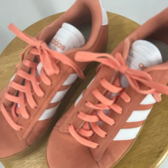Adidas Womens Grand Court Alpha Coral Tennis Shoes Size 8 orange/tan