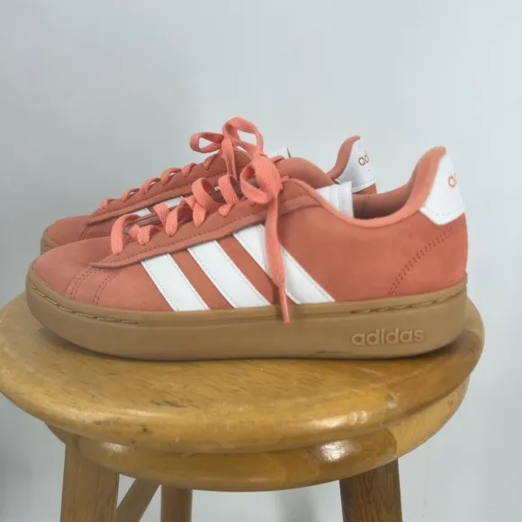 Adidas Womens Grand Court Alpha Coral Tennis Shoes Size 8 orange/tan