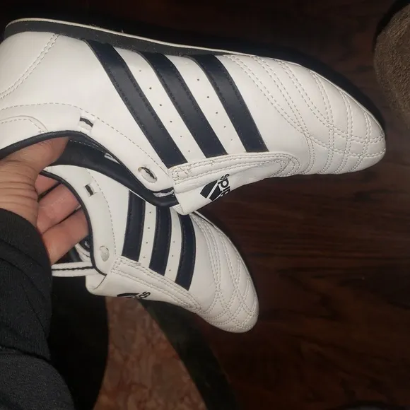 Adidas youth boys girls indoor training sneakers shoes 4