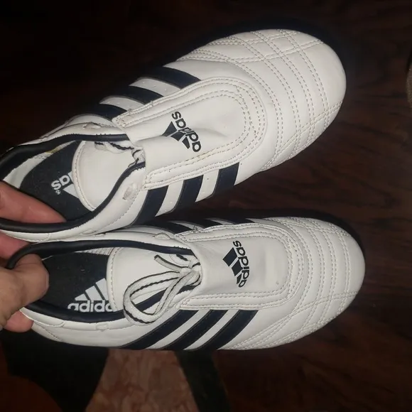 Adidas youth boys girls indoor training sneakers shoes 4