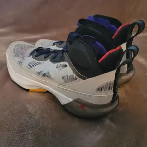 Air Jordan 37 GS Beyond Borders Basketball Shoes Size 7Y DD7421-060