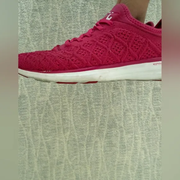 APL Athletic Propulsion Labs Techloom Pink/White Sneakers, Size 9.5