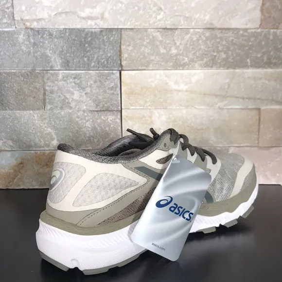 Asics 33-M Running Shoes 🎁