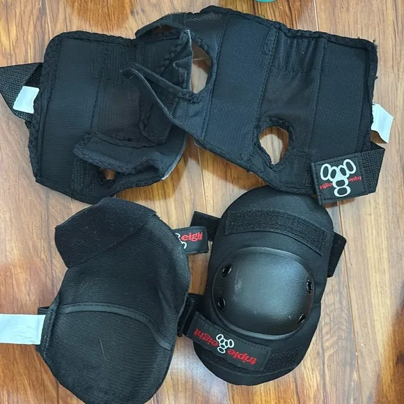 Blue and Black Roller Skates with elbow and knee pads included!