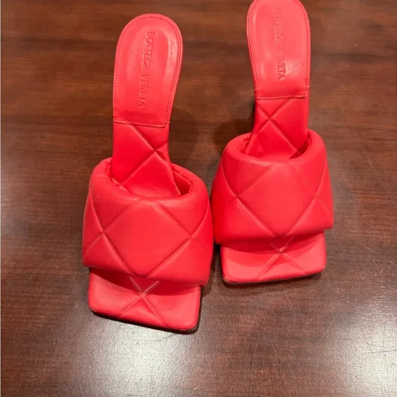 Bottega Veneta Hot Pink Quilted Sandals Slides Mules 36.5 6.5