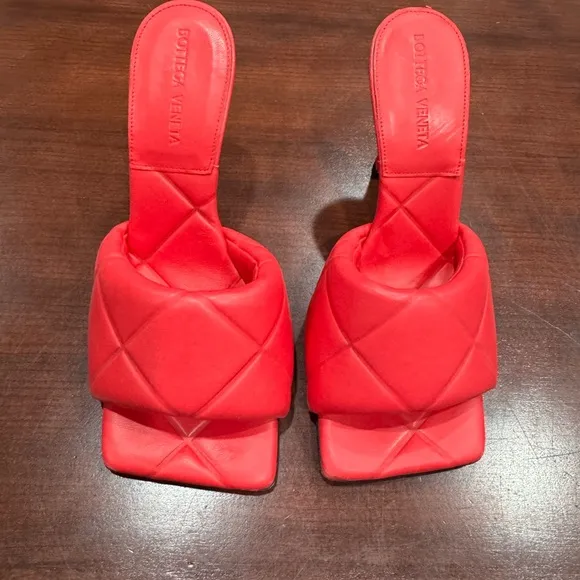 Bottega Veneta Hot Pink Quilted Sandals Slides Mules 36.5 6.5