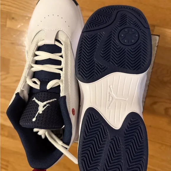Boys Jordan Max Aura 6