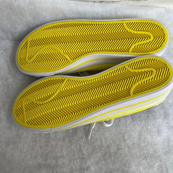 Boy's Nike Court Legacy Sneakers Size 7Y White Yellow