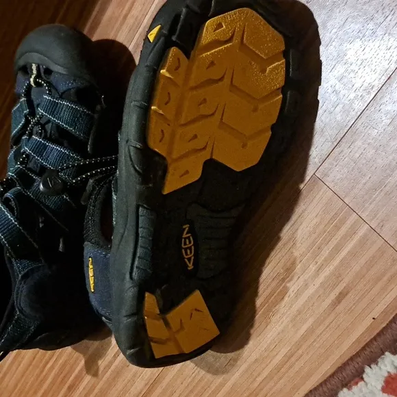 BRAND NEW PULL TIE VELCRO SANDAL SHOES NEWPORT H2 SIZE 3