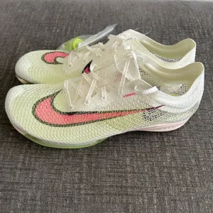 Brand new without box Nike air zoom victory size 10.5 men’s!
