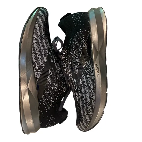 Brooks Levitate 3 DNA AMP Running Shoes Sz 8-B Minimalist Elevated Basic Sporty