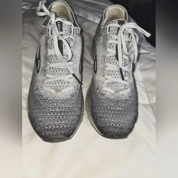 Brooks Levitate 2 Women's Size 10 Running Shoes, Gray.
