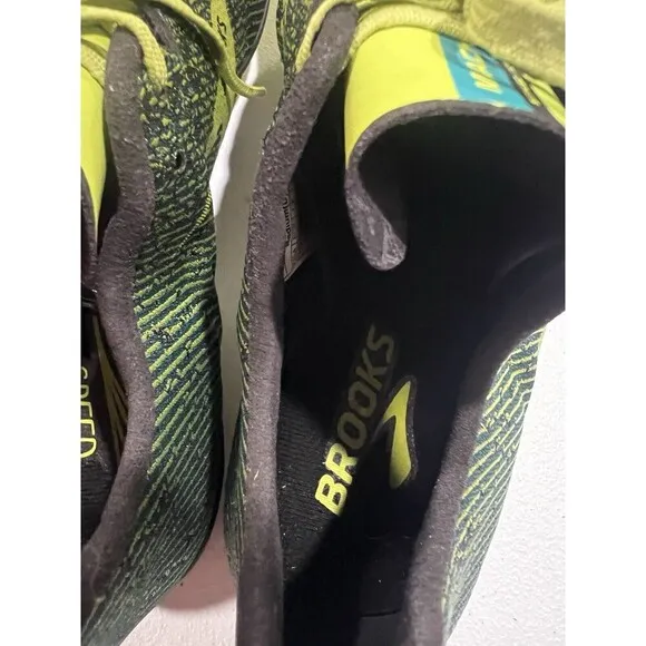 Brooks Mach 19 Edition Black and Green Track/Cross Country Spikes(extra Spikes)