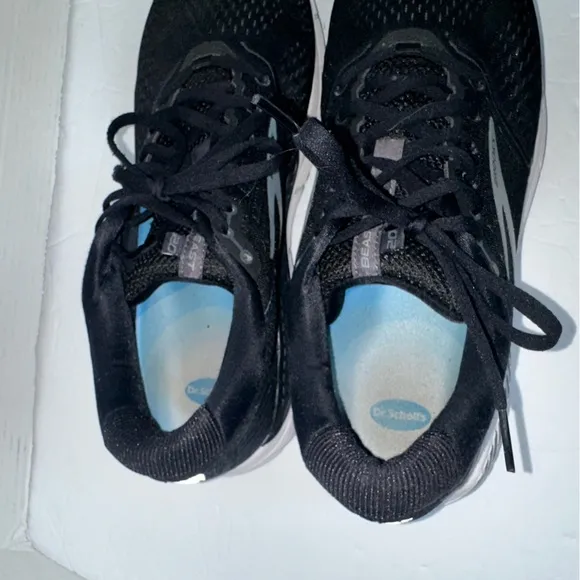 Brooks Men’s Black/White/Gray Beast 20 Lace Up Tennis Shoes Sneakers- Size 11.5