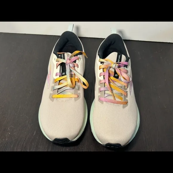 Brooks Revel 6 Running Shoes Sneakers Limited Edition Womans 10.5