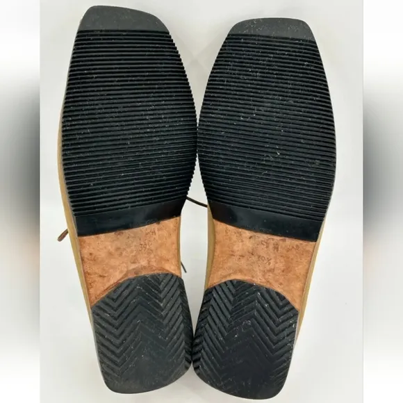 Cydwoq Women Size 39.5 READ !!! Tan Nubuck leather. Lace Up Flats