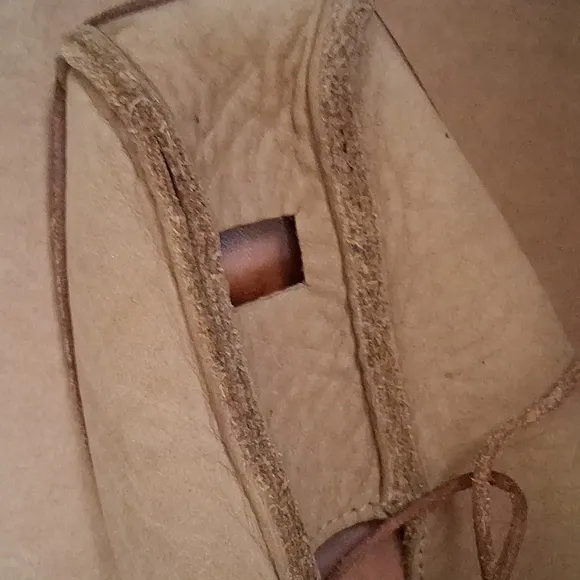 Cydwoq Women Size 39.5 READ !!! Tan Nubuck leather. Lace Up Flats