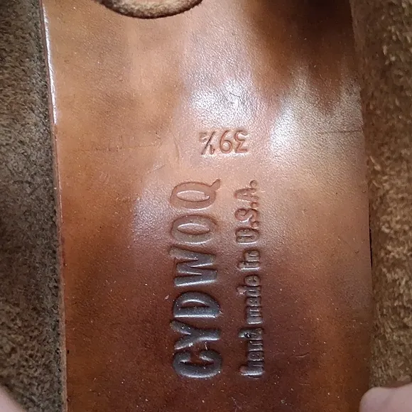 Cydwoq Women Size 39.5 READ !!! Tan Nubuck leather. Lace Up Flats