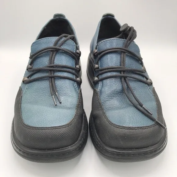 Dansco blue leather shoes with black toggle laces, size 38 (7.5)