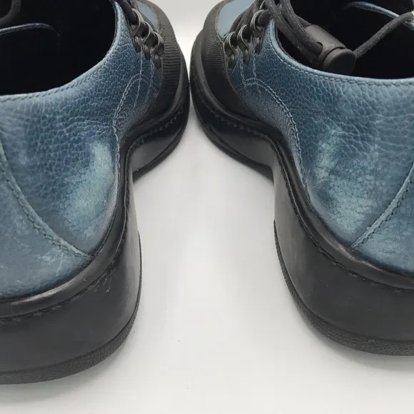 Dansco blue leather shoes with black toggle laces, size 38 (7.5)