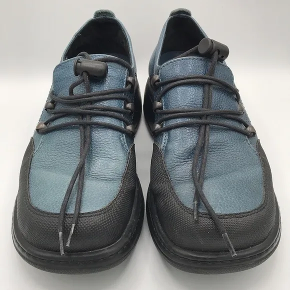 Dansco blue leather shoes with black toggle laces, size 38 (7.5)