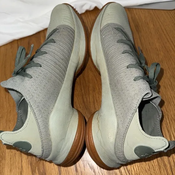 DS UNDER ARMOUR CURRY 4 IV LOW GROVE GREEN 2018 MEN'S SIZE 10 GUM 3000083-301