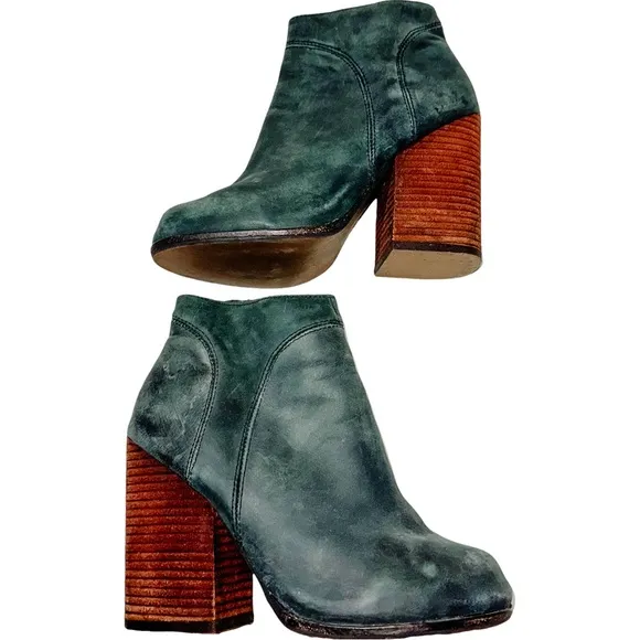 EUC Jeffrey Campbell Hanger Leather Raw Booties in Black