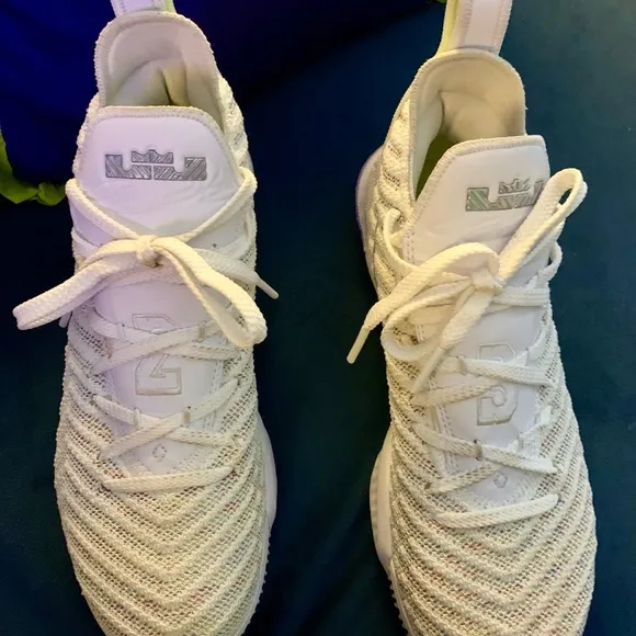 EUC Nike LeBron 16 All-Season ‘Buzz Lightyear’ White/Purple Sneakers- Size 6Y
