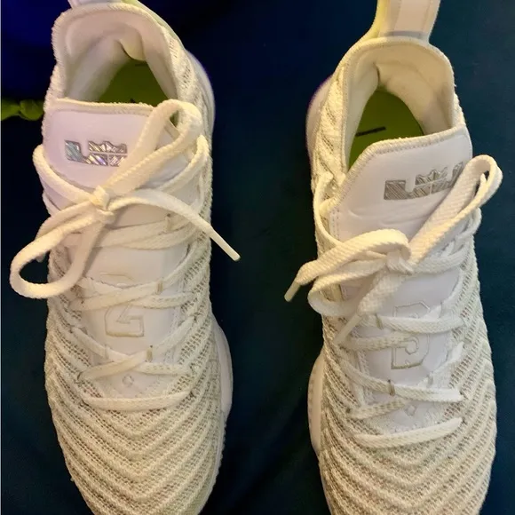 EUC Nike LeBron 16 All-Season ‘Buzz Lightyear’ White/Purple Sneakers- Size 6Y