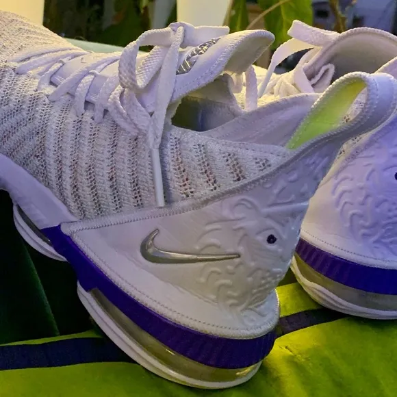EUC Nike LeBron 16 All-Season ‘Buzz Lightyear’ White/Purple Sneakers- Size 6Y