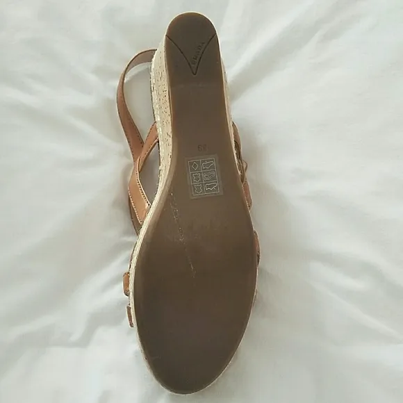 EUC Prada strappy platform brown tan sandals. Sz 8.5 or 9 EU 39 cork leather