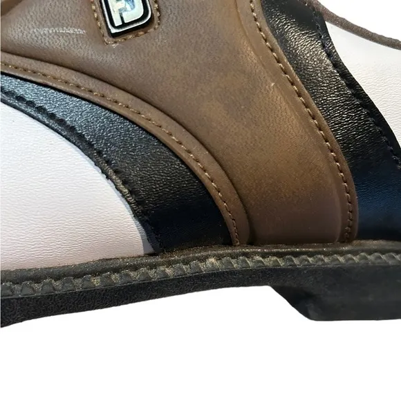 FootJoy Men's FJ Originals Golf Shoes  Size 81/2