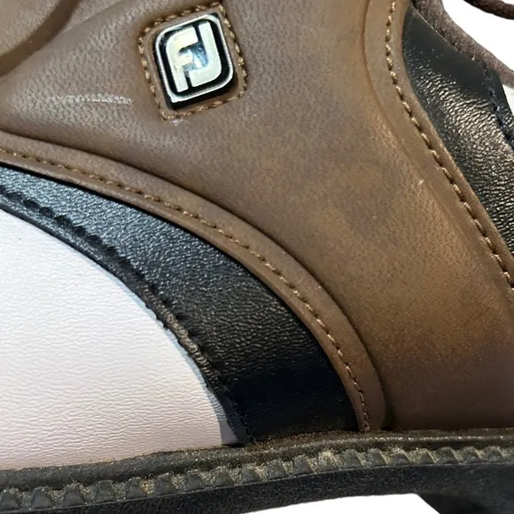 FootJoy Men's FJ Originals Golf Shoes  Size 81/2