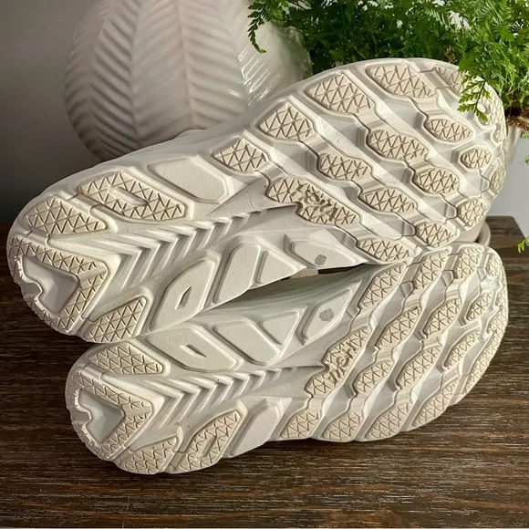 Hoka Clifton 8 Athleisure Athletic Running Sneakers Shoes Women’s 9B White