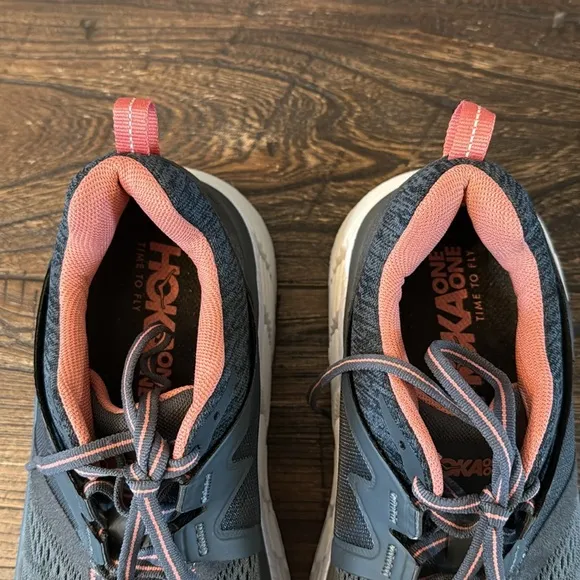 HOKA ONE GAVIOTA 2 WOMEN RUNNING SHOES GRAY CORAL SIZE 8 1/2 WIDE