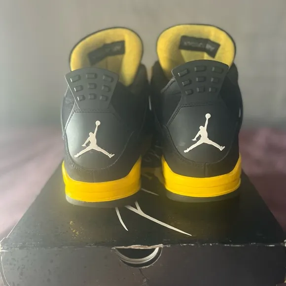 Jordan 4 yellow thunders size 11