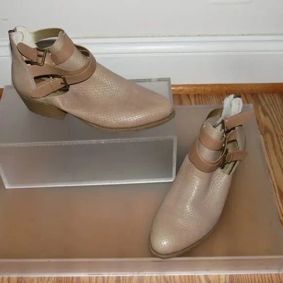 KENNETH COLE REACTION Raw Luck Ankle Booties 8.5M