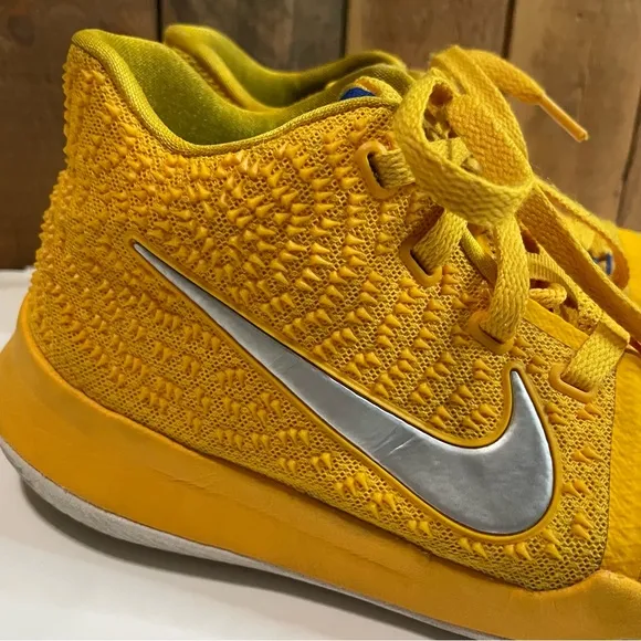 Kyrie mac and cheese Nike Basketball Shoes