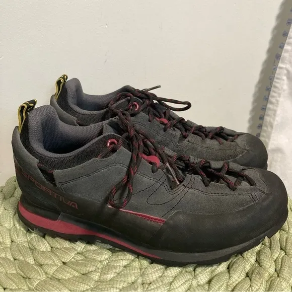 La Sportiva N.A., Inc. Boulder X Approach Lace Up Hiking Shoes Gray/Red