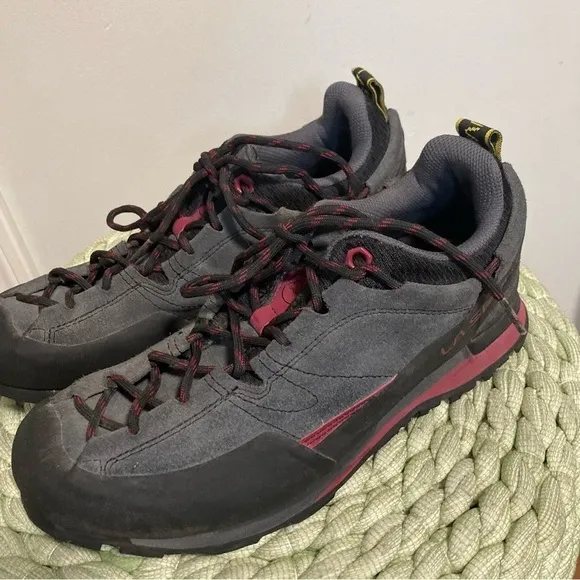 La Sportiva N.A., Inc. Boulder X Approach Lace Up Hiking Shoes Gray/Red