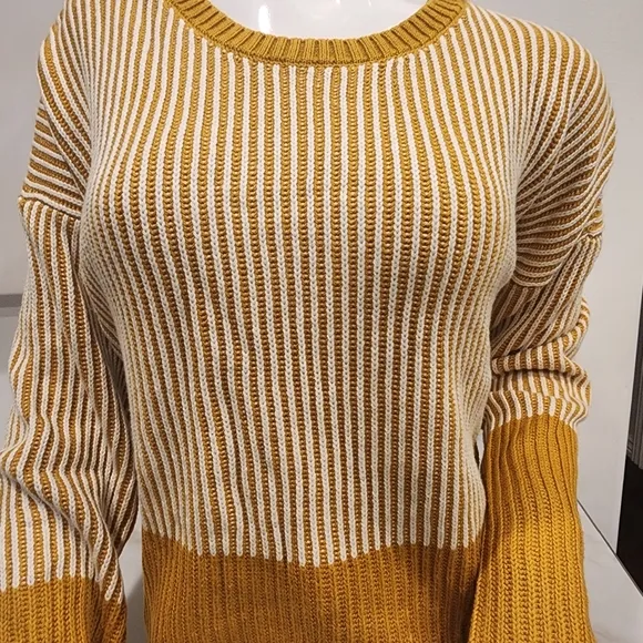 MAX STUDIO, WOMEN'S NWTO, size L mustard yellow ribbed long sleeve sweater